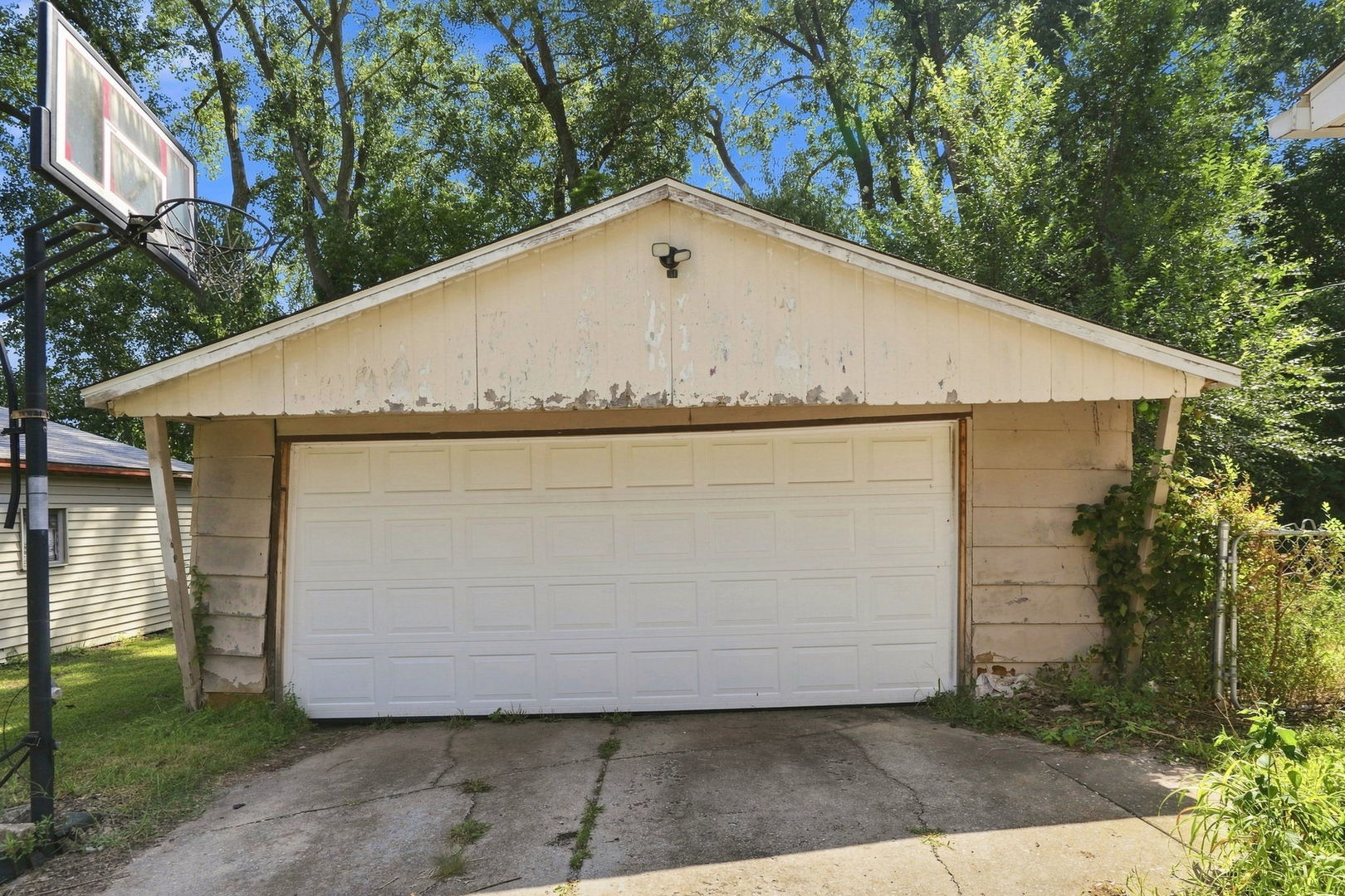7425 25th Street Property Photo 4