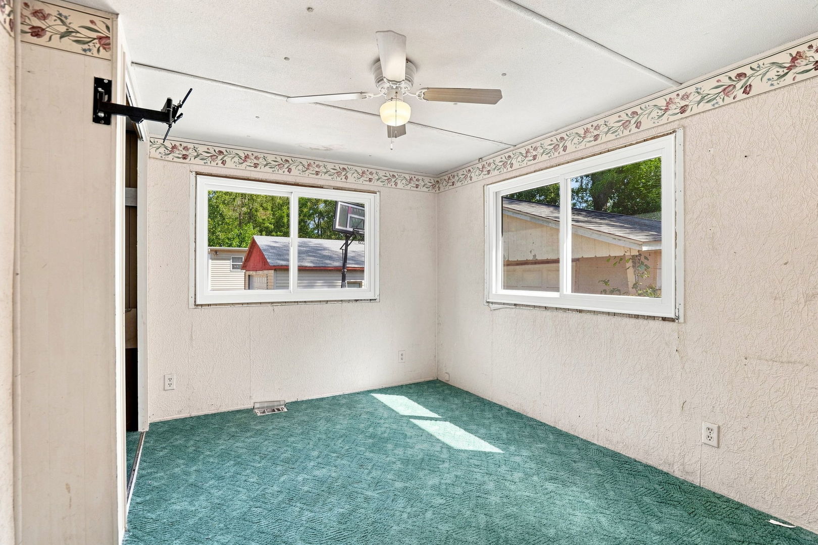 7425 25th Street Property Photo 17
