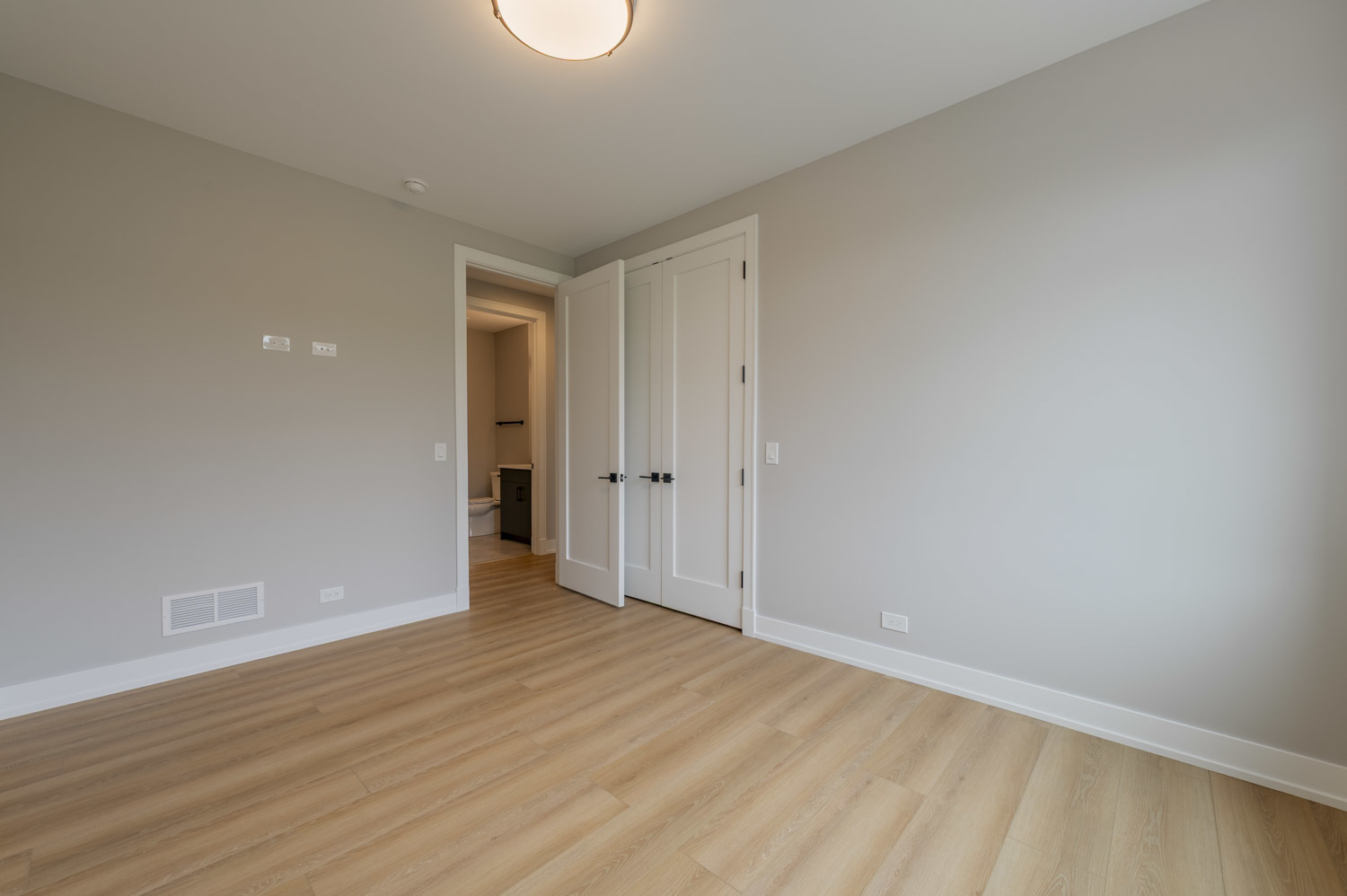 6519 W Addison Street 2s Property Photo 17