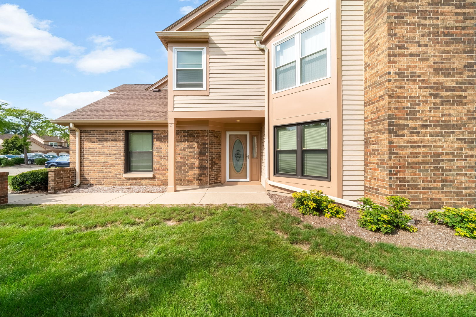 2 Willow Parkway Property Photo 3