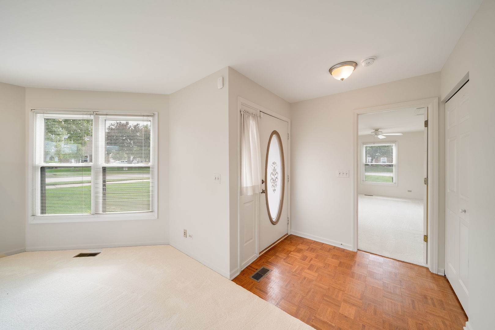 2 Willow Parkway Property Photo 4