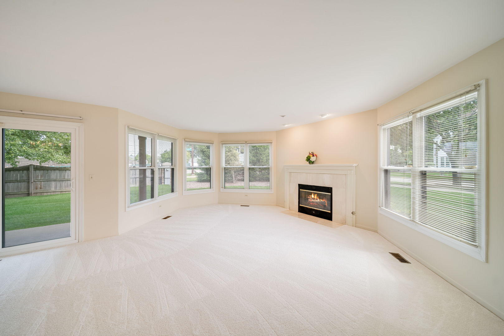 2 Willow Parkway Property Photo 5