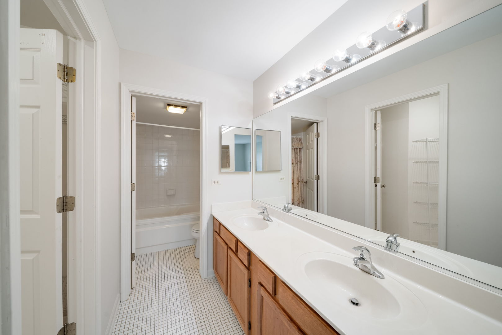 2 Willow Parkway Property Photo 14