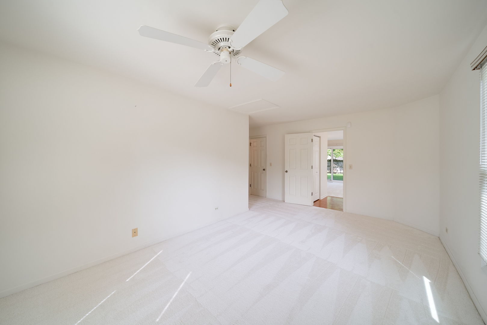 2 Willow Parkway Property Photo 18