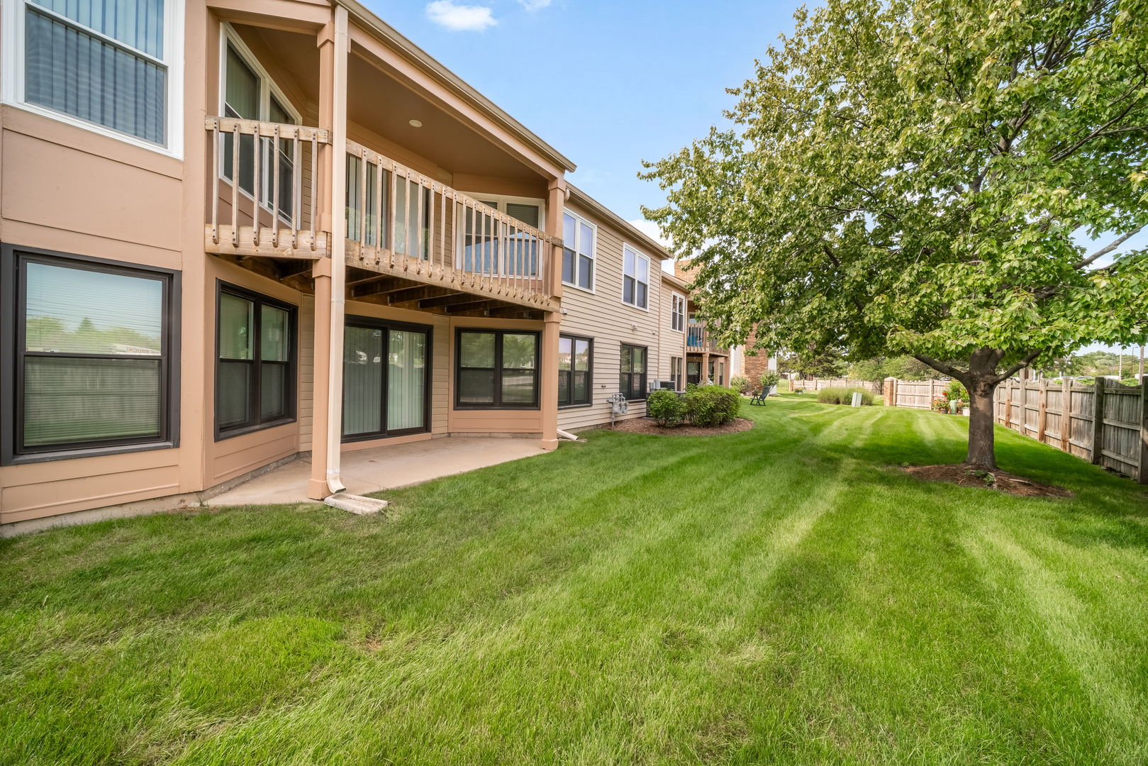 2 Willow Parkway Property Photo 23