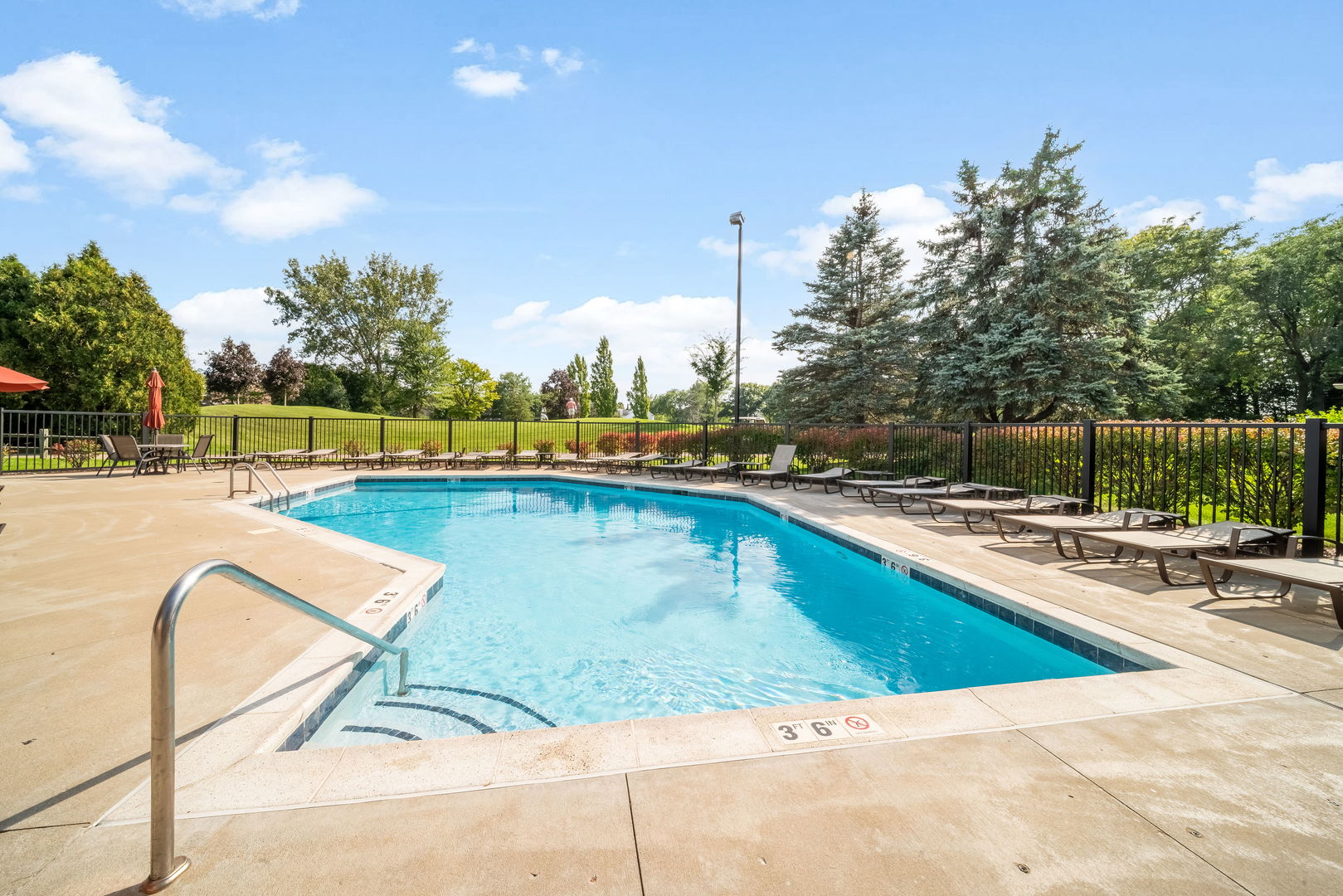 2 Willow Parkway Property Photo 26