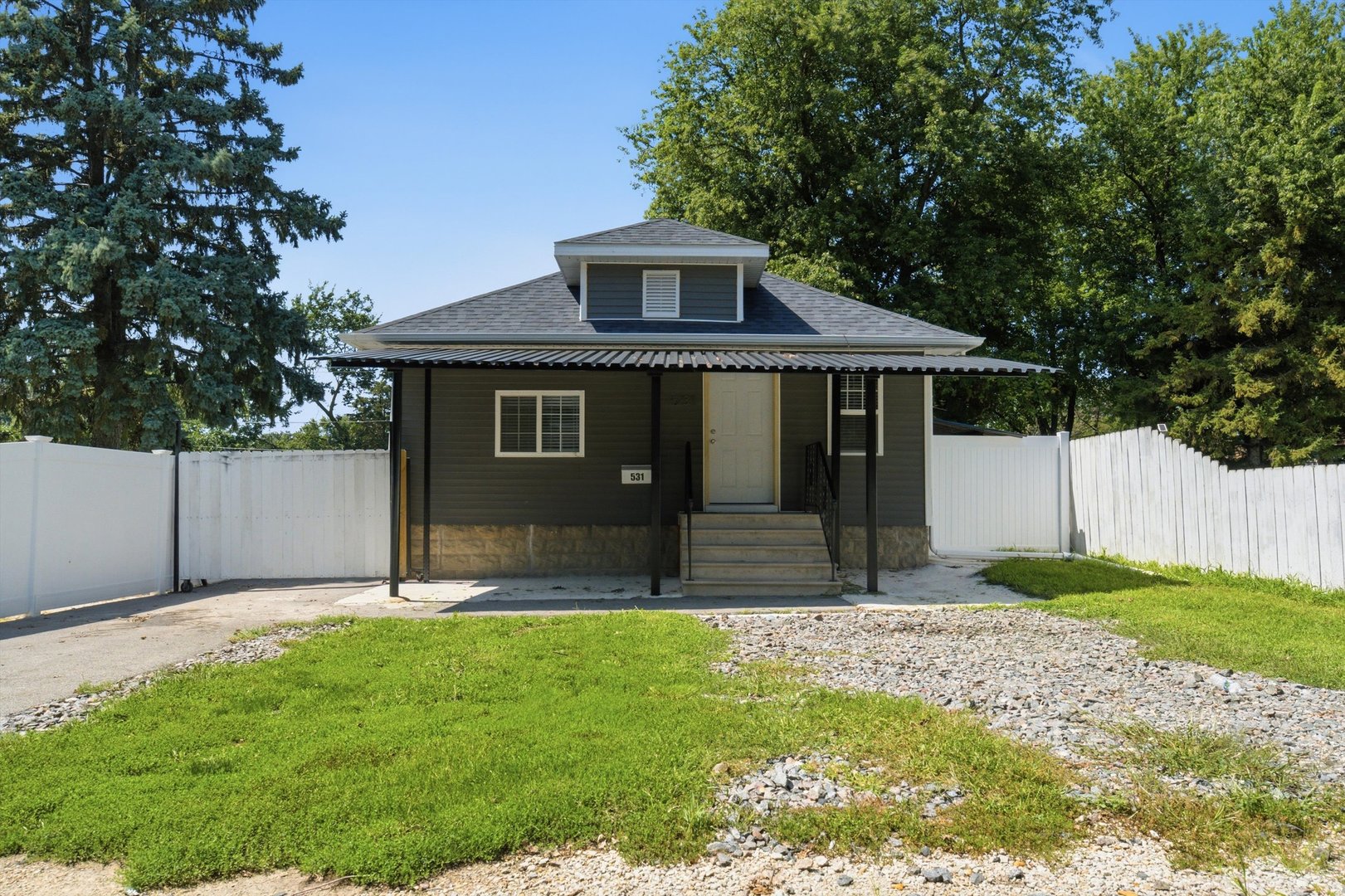 531 Algonquin Street Property Photo 1