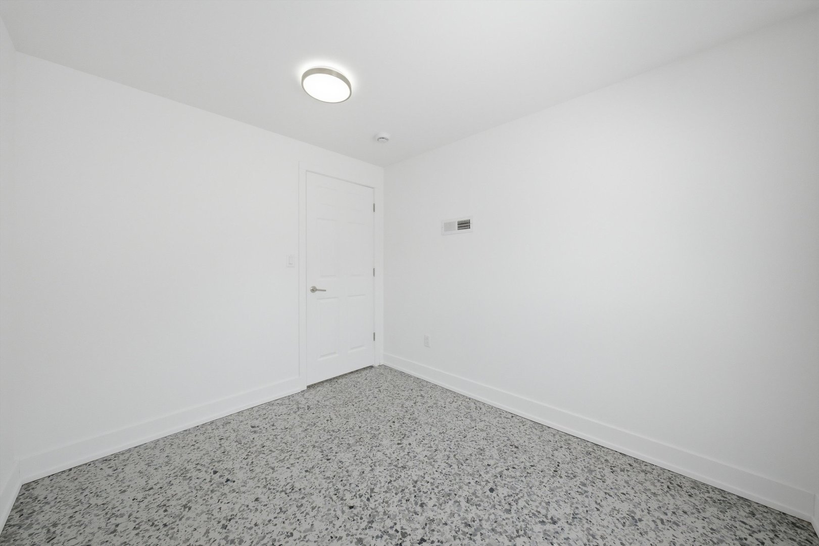 531 Algonquin Street Property Photo 14