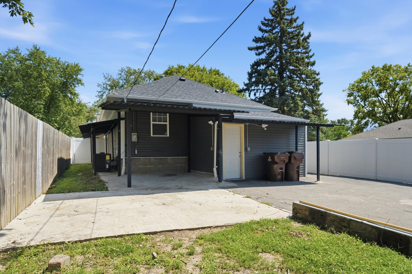 531 Algonquin Street Property Photo 18