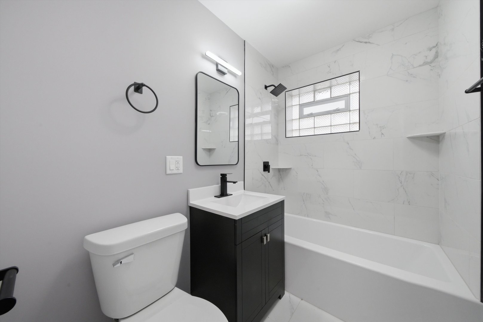 8437 S King Drive Property Photo 19