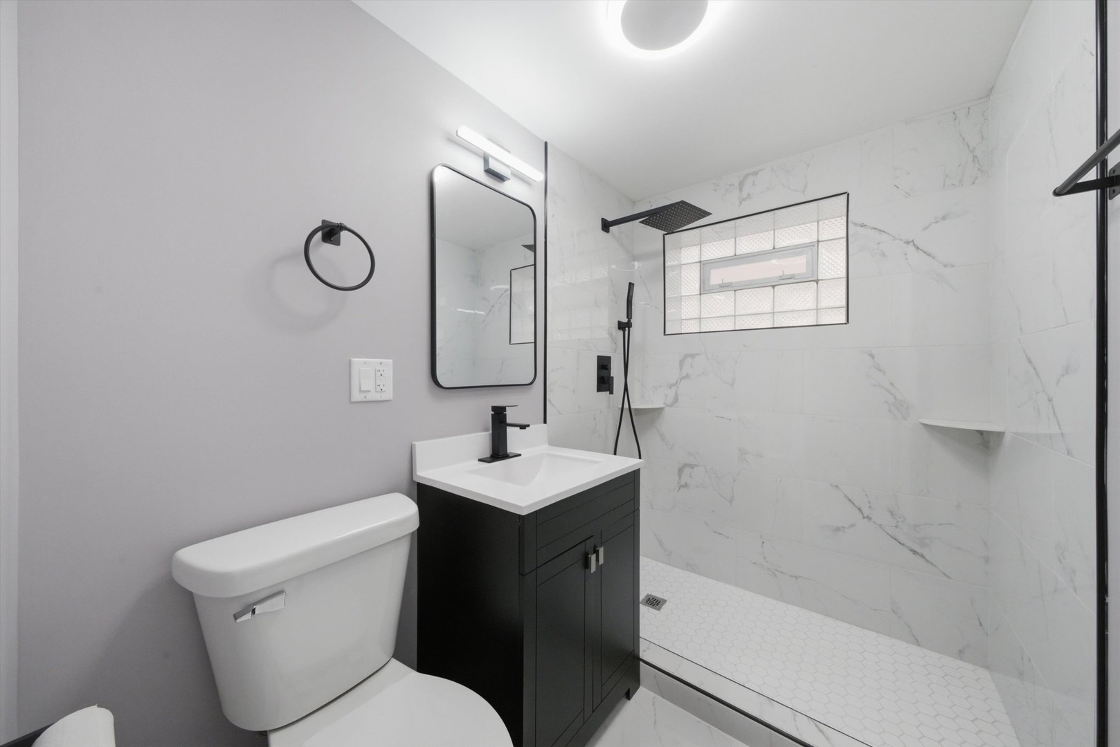 8437 S King Drive Property Photo 20