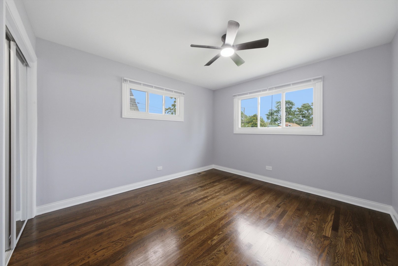 8437 S King Drive Property Photo 22
