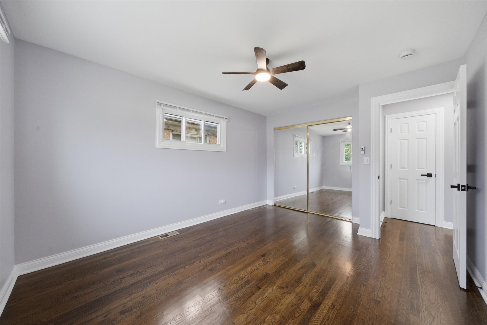 8437 S King Drive Property Photo 24