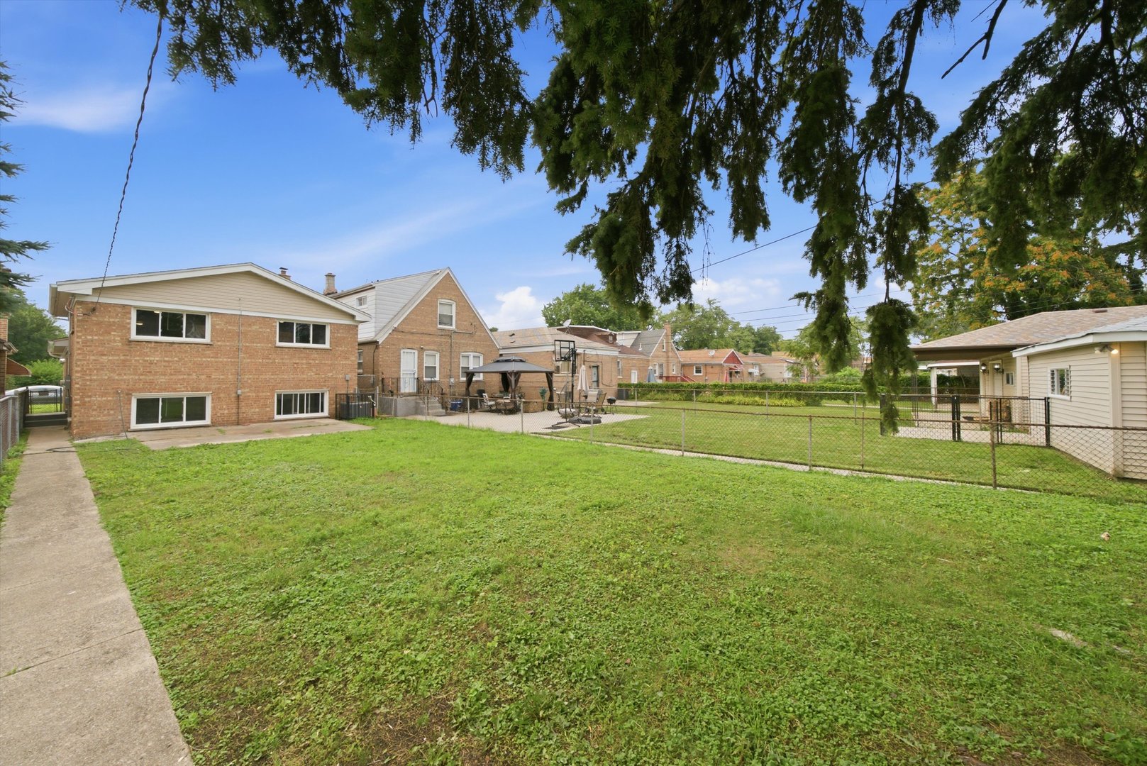 8437 S King Drive Property Photo 33