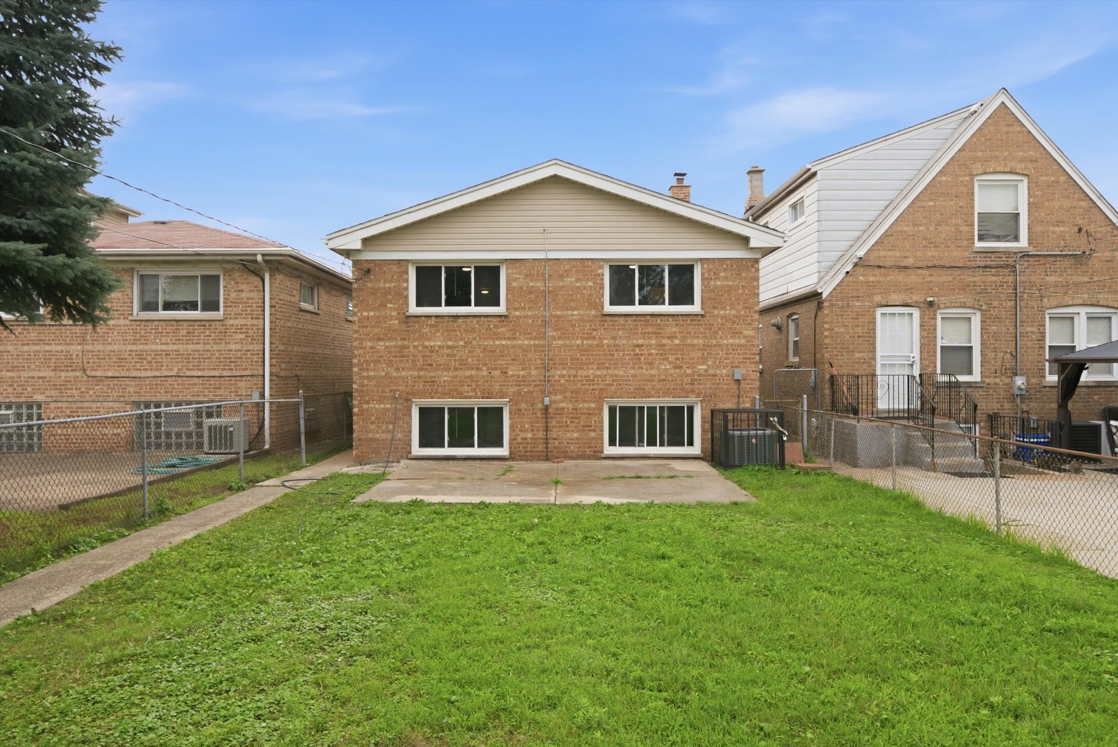 8437 S King Drive Property Photo 34