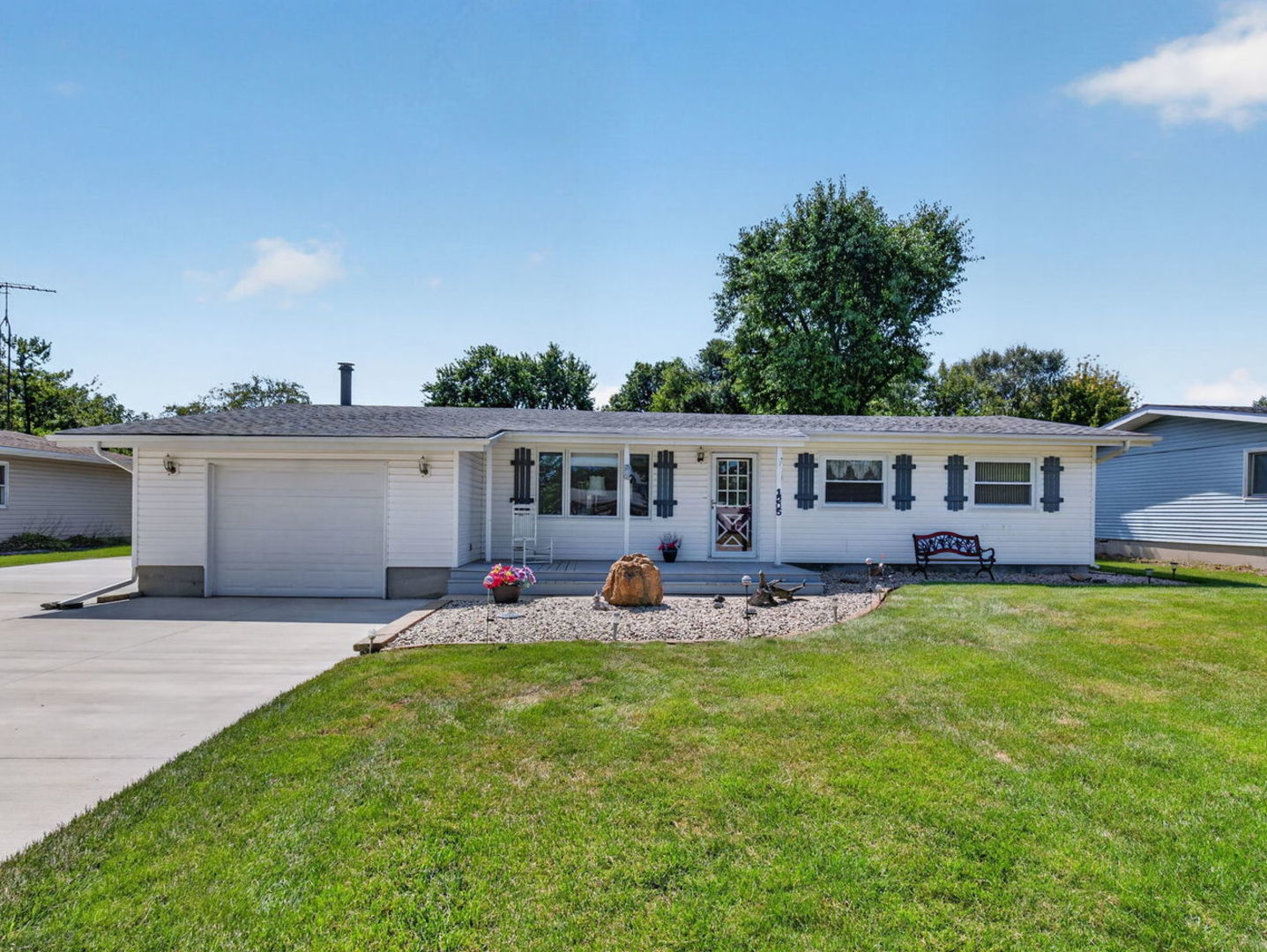 1205 E 2nd Street Property Photo 1