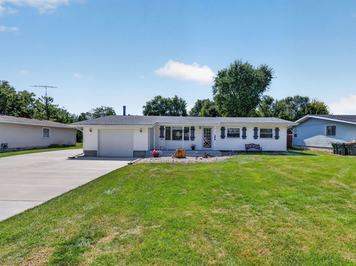 1205 E 2nd Street Property Photo 2