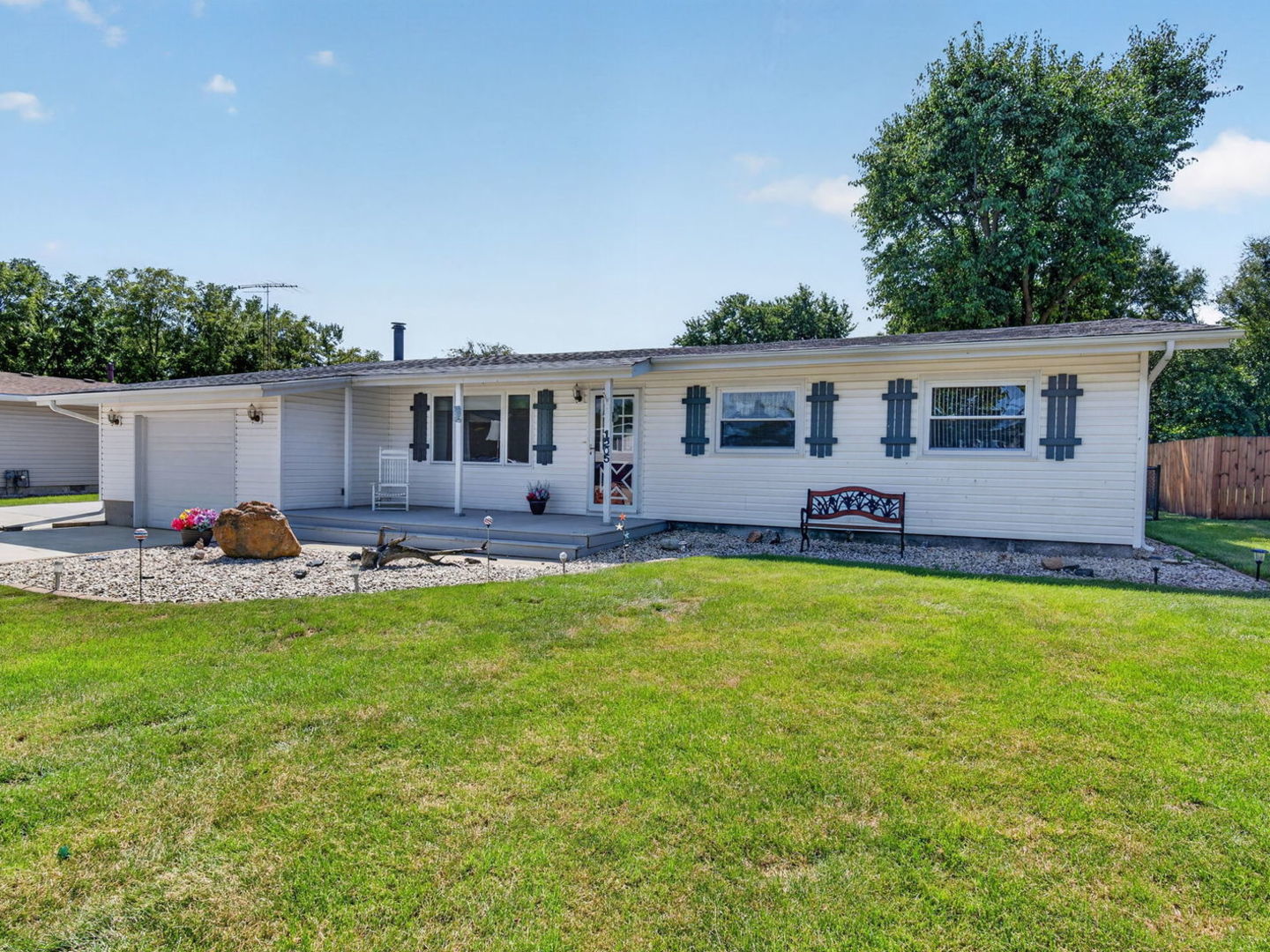 1205 E 2nd Street Property Photo 5