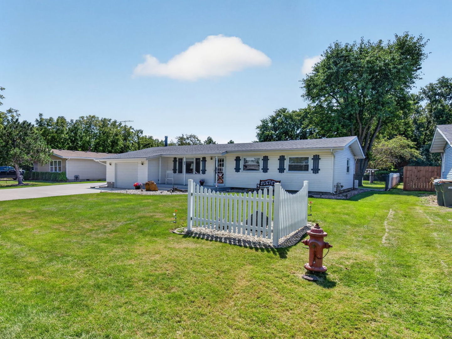 1205 E 2nd Street Property Photo 6