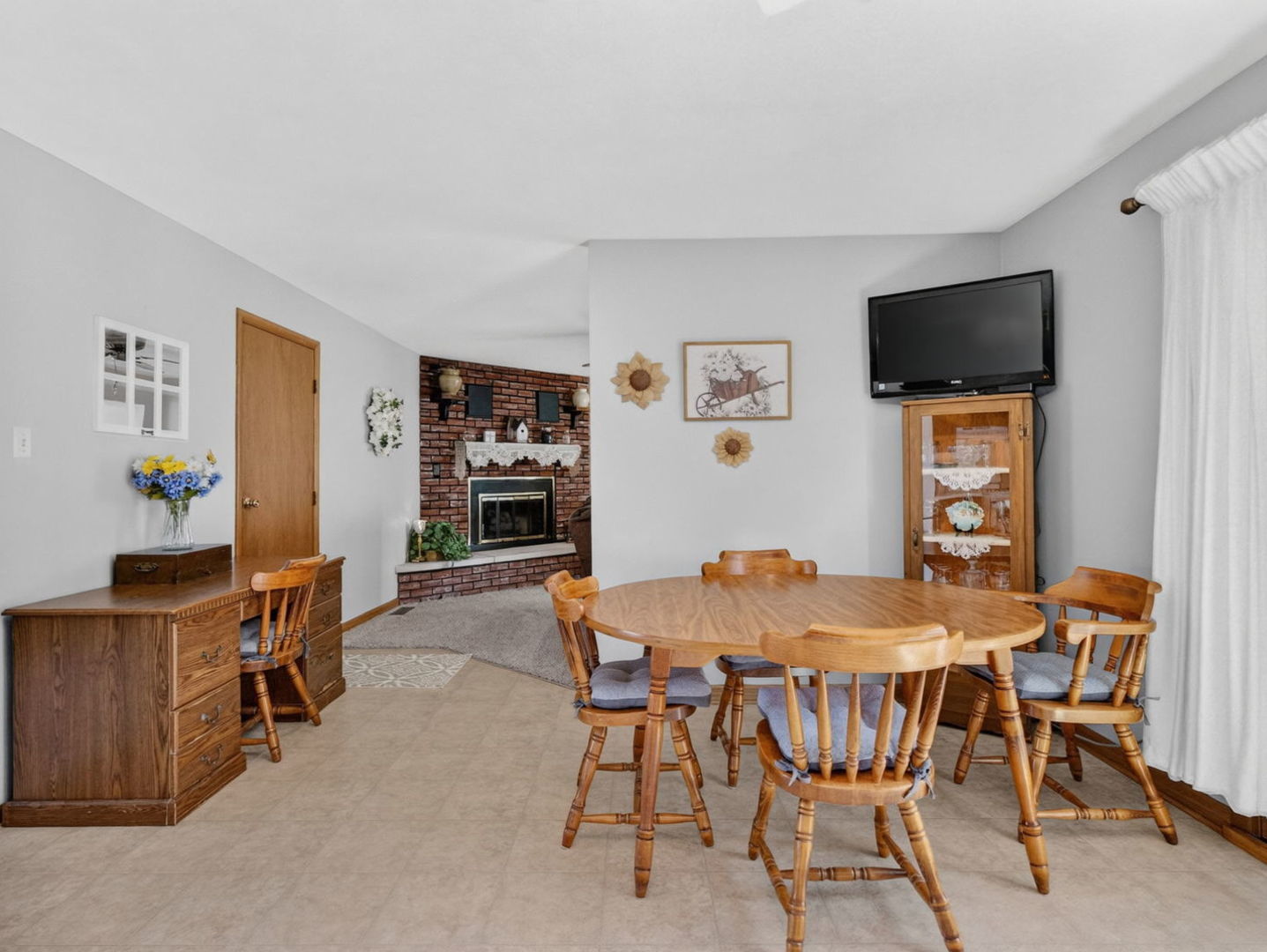 1205 E 2nd Street Property Photo 11