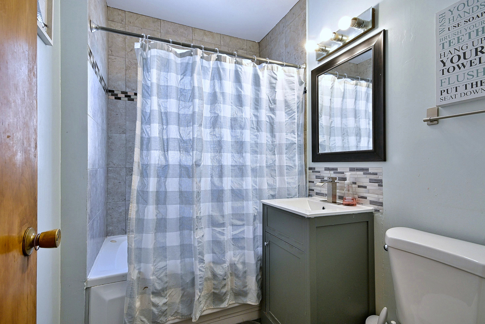 5405 N Mulligan Avenue Property Photo 6