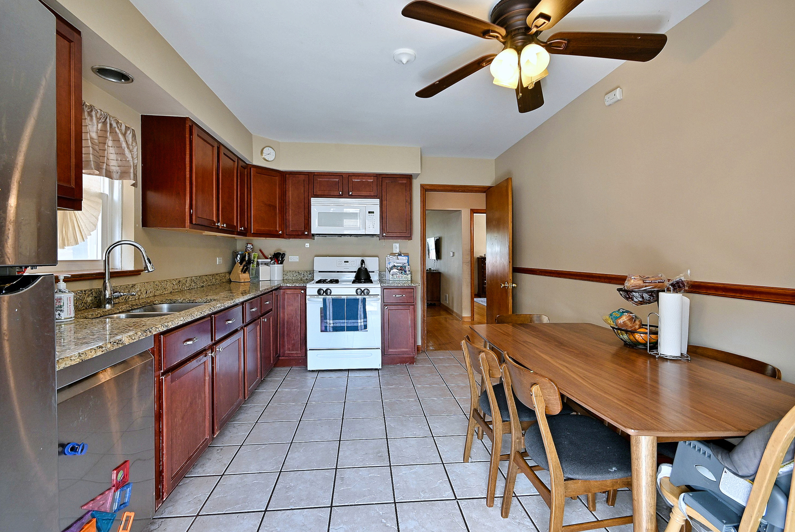 5405 N Mulligan Avenue Property Photo 10