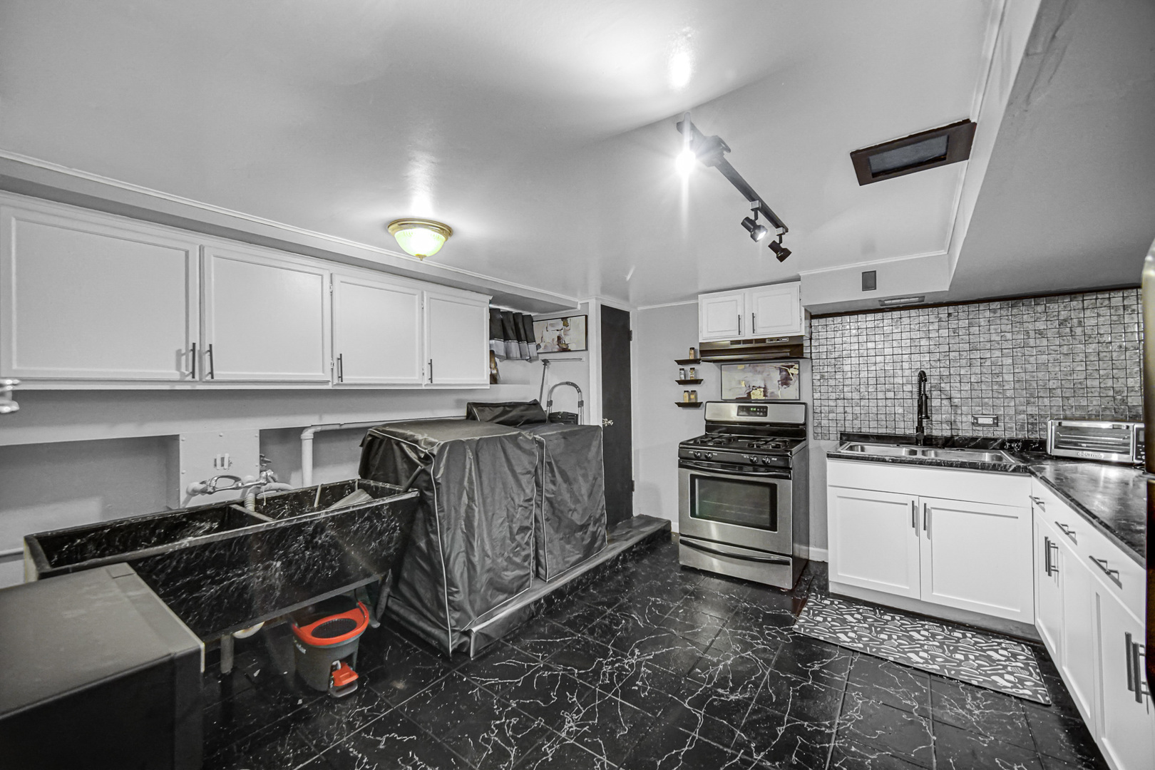 351 E 146th Street Property Photo 17