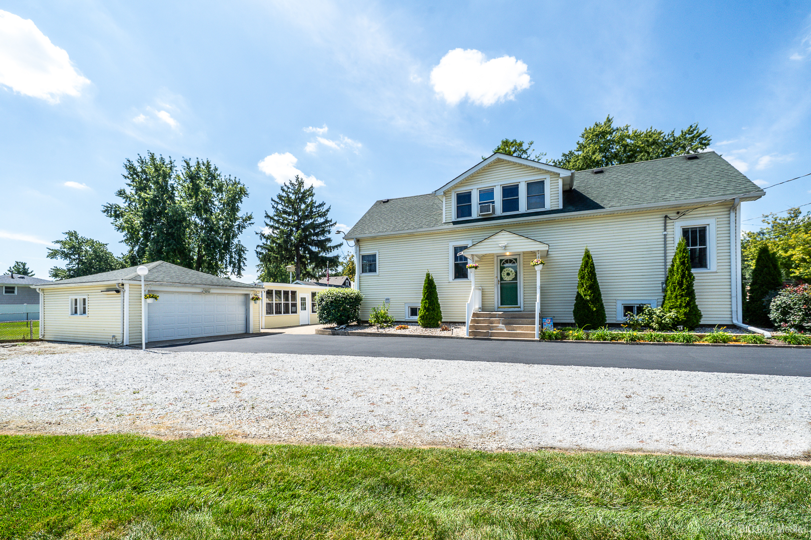 4243 150th Street Property Photo 2
