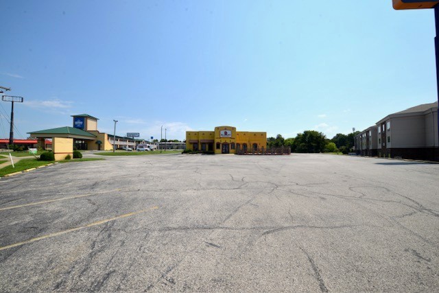 300 S 44th Street Property Photo 8