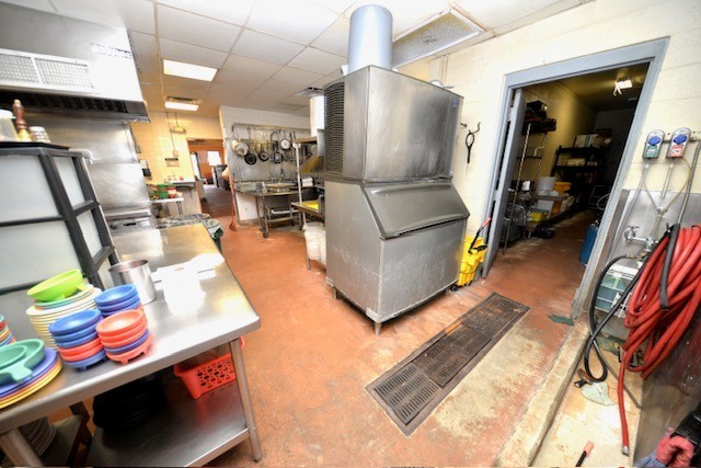 300 S 44th Street Property Photo 16