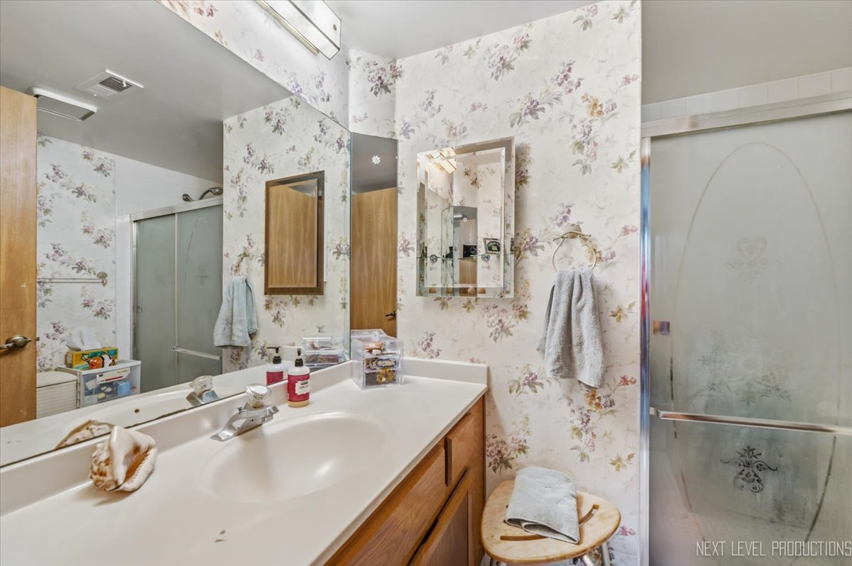 457 Valley Drive 202 Property Photo 12