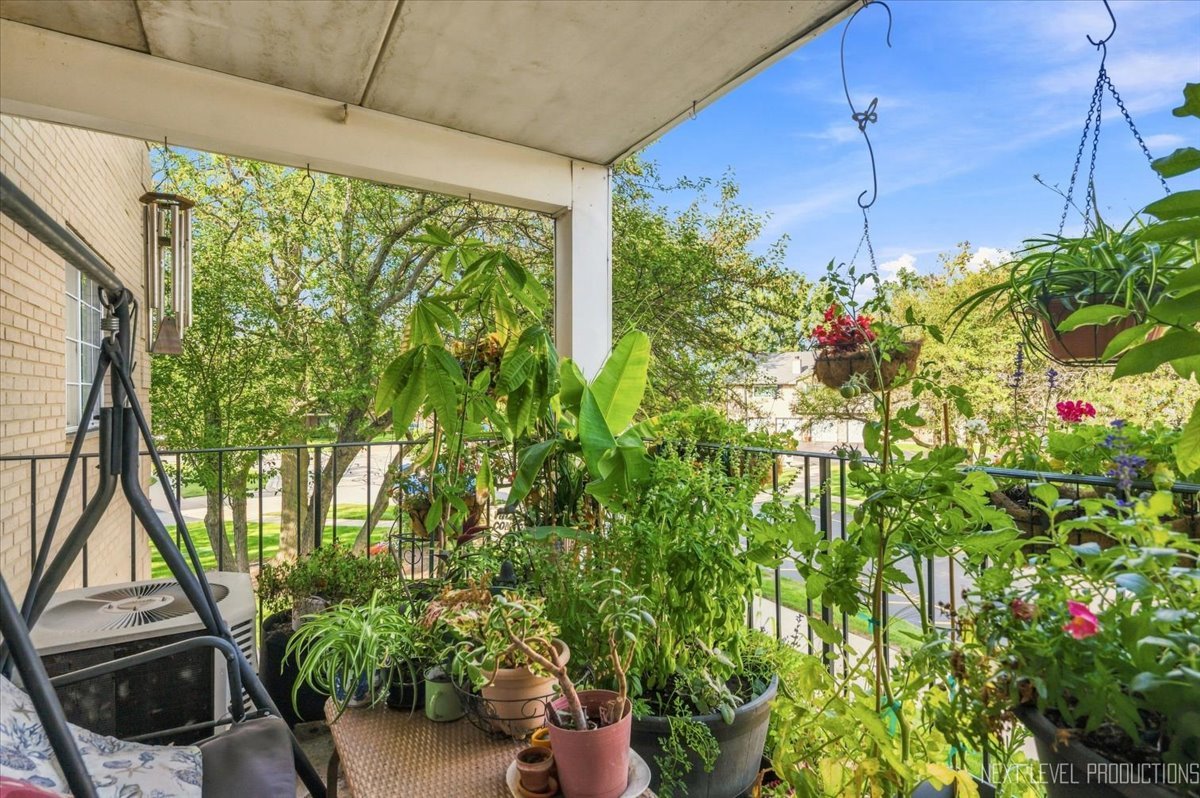 457 Valley Drive 202 Property Photo 15