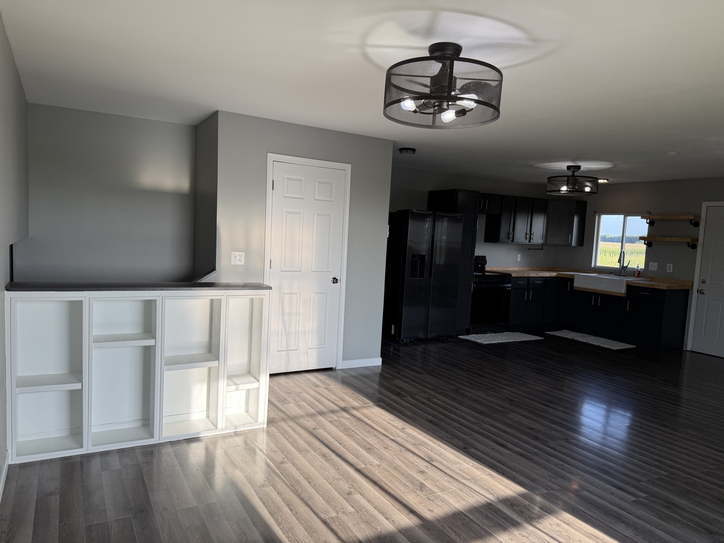 909 Harmon Road Property Photo 12