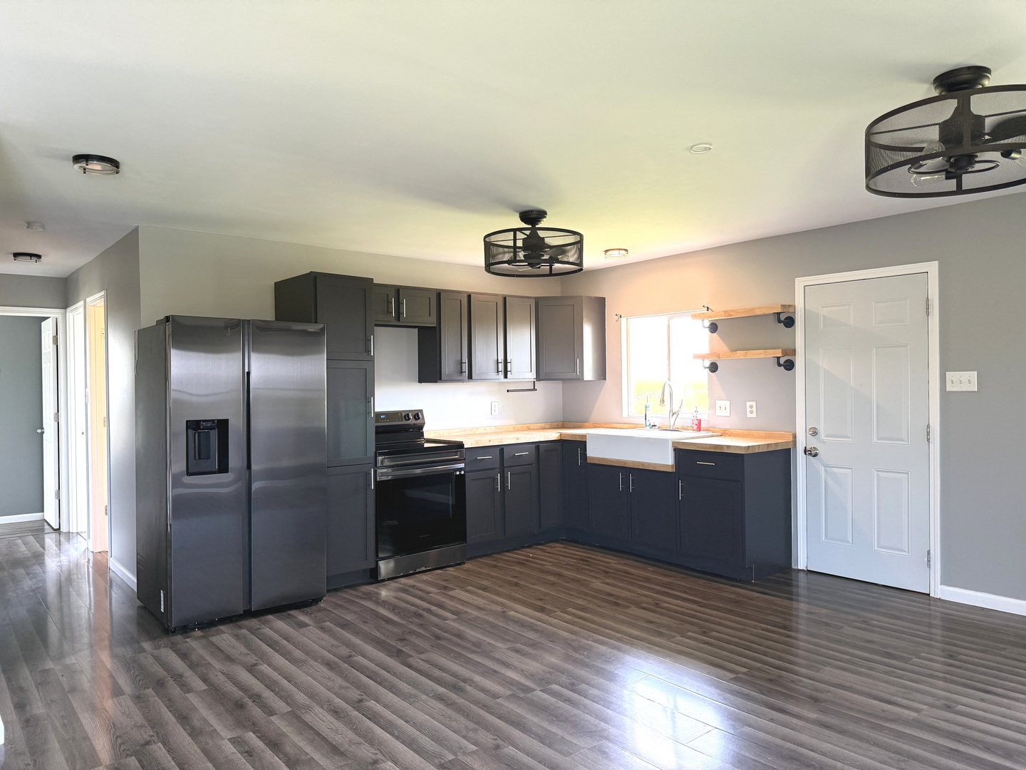 909 Harmon Road Property Photo 17