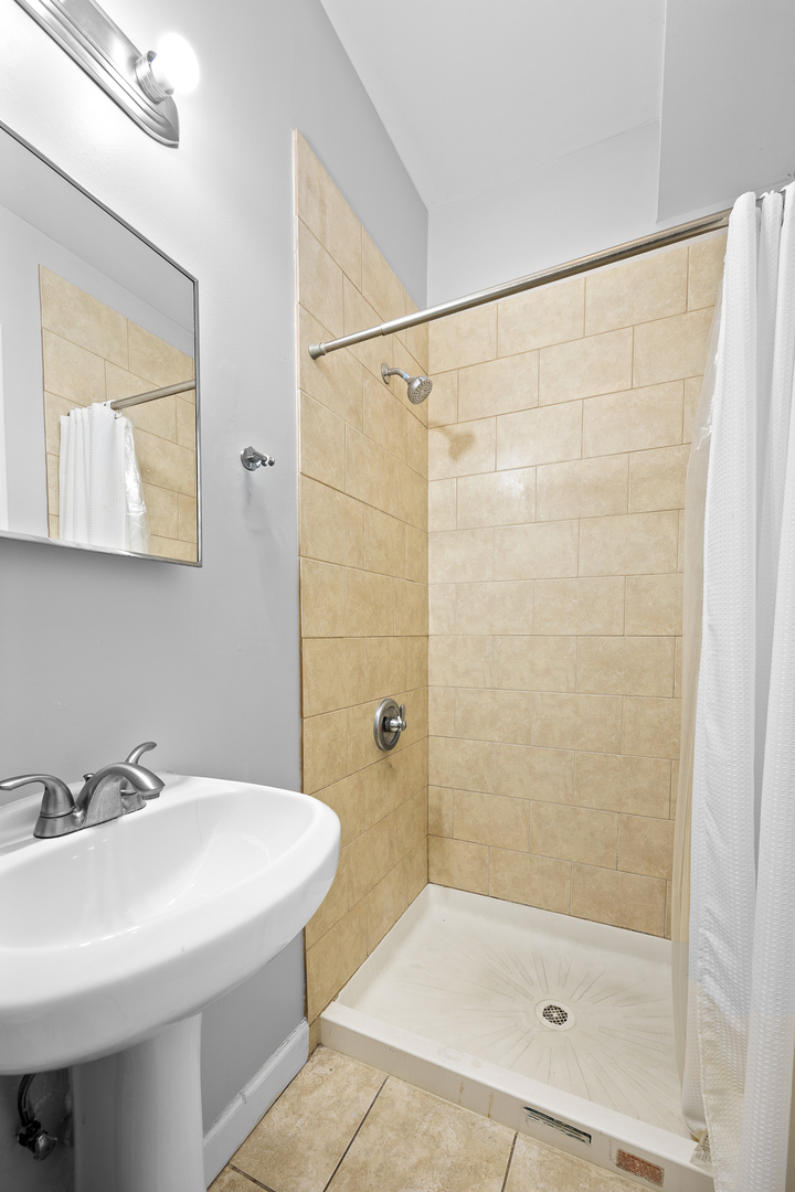 1527 W 18th Place Property Photo 35