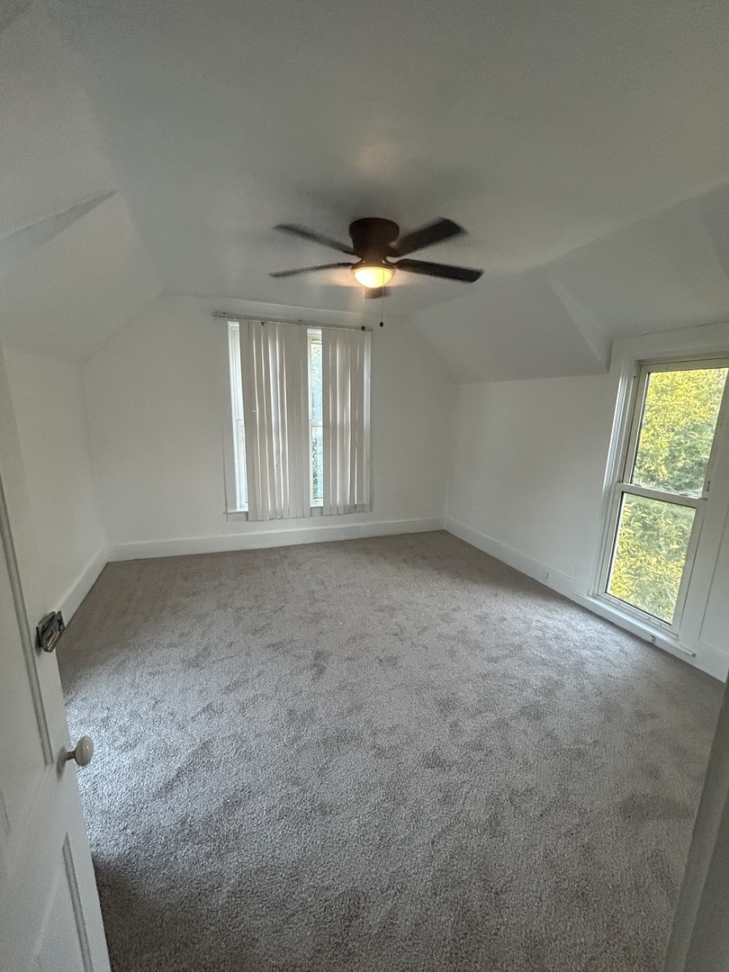 201 W Byron Street Property Photo 6