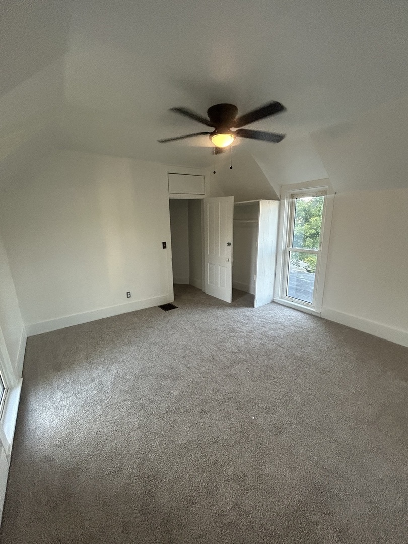 201 W Byron Street Property Photo 7
