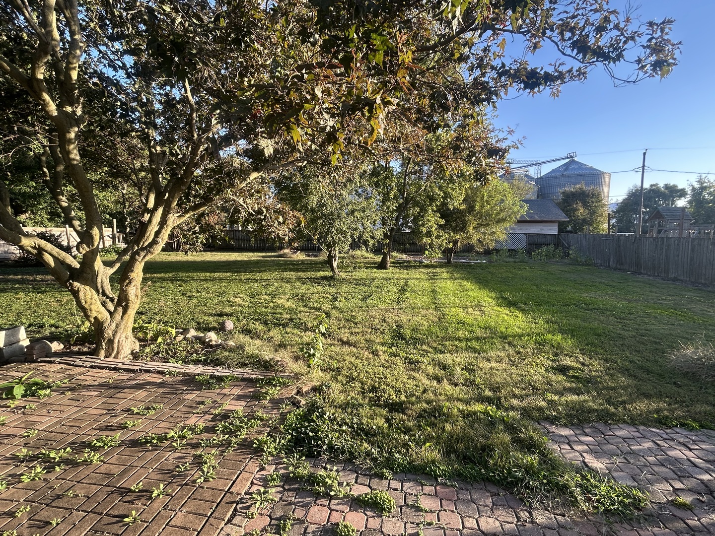 201 W Byron Street Property Photo 12