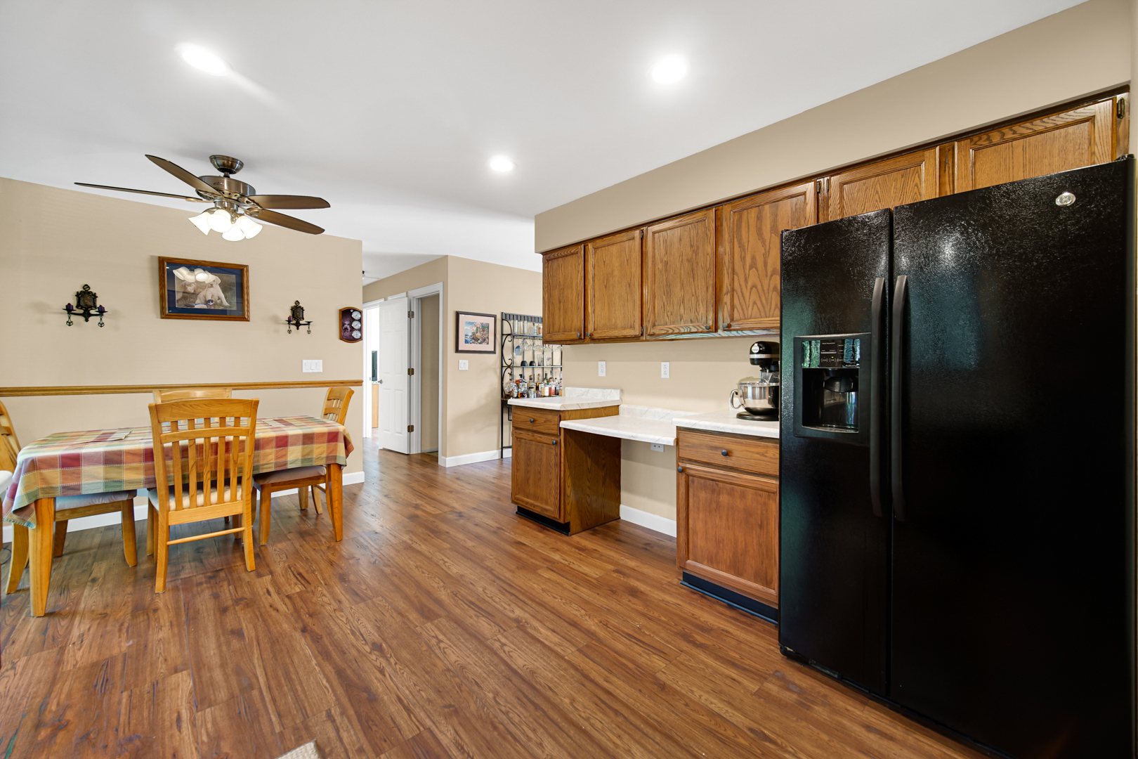 112 Cass Street Property Photo 6