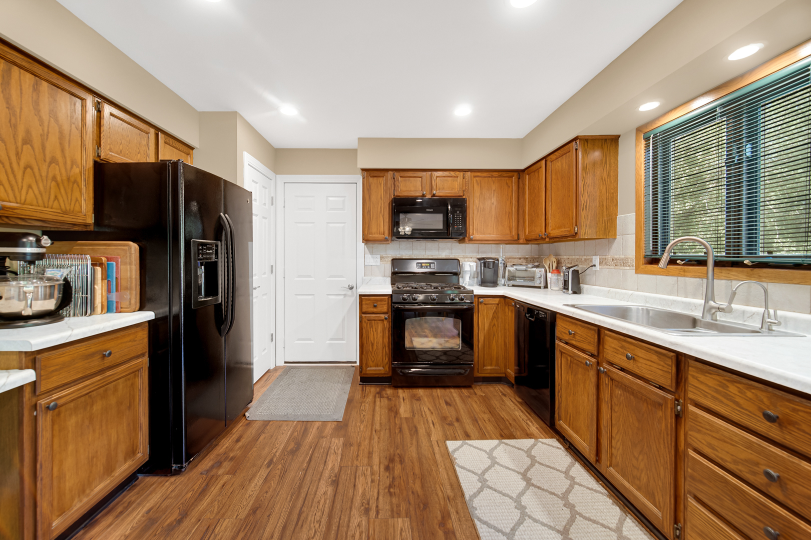 112 Cass Street Property Photo 7