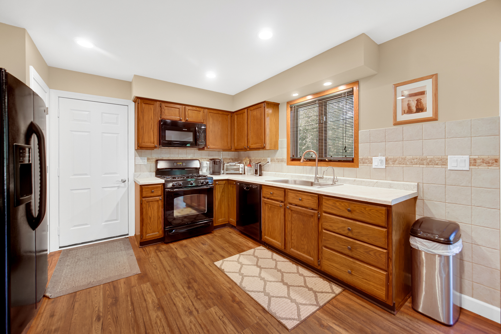 112 Cass Street Property Photo 8