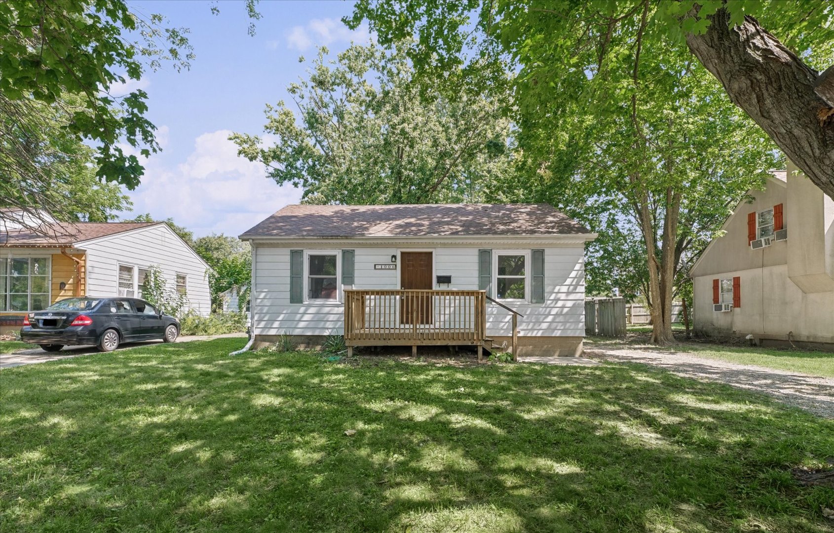 1006 N Division Avenue Property Photo 1