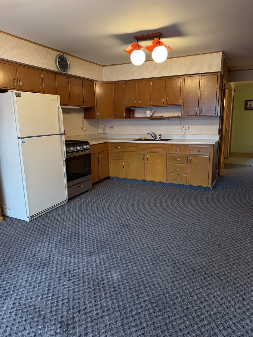 3336 N Karlov Avenue Property Photo 5