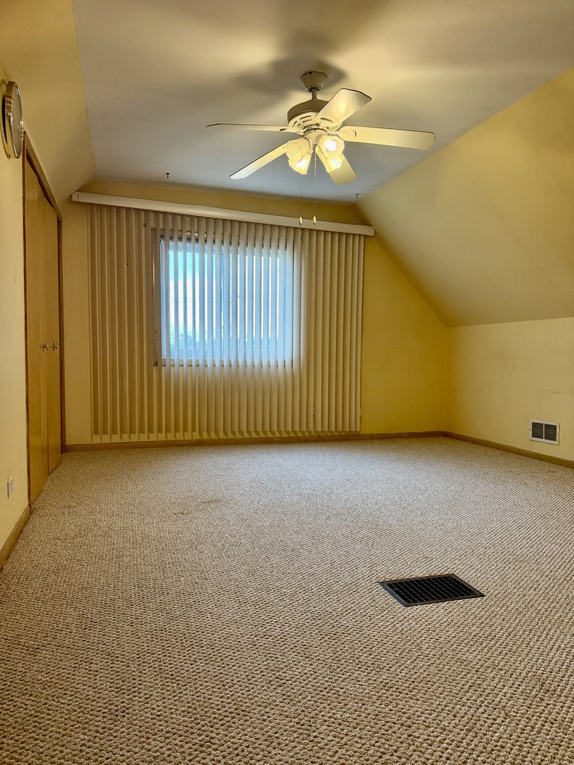 3336 N Karlov Avenue Property Photo 9