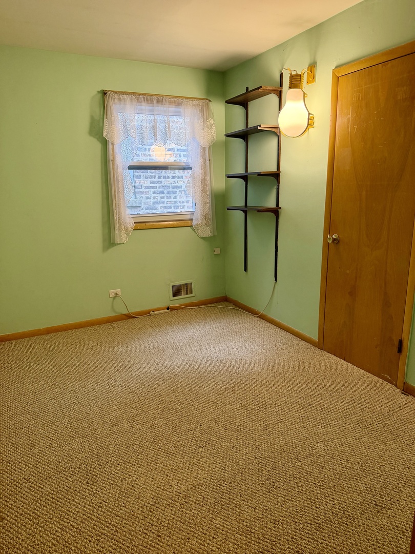 3336 N Karlov Avenue Property Photo 10