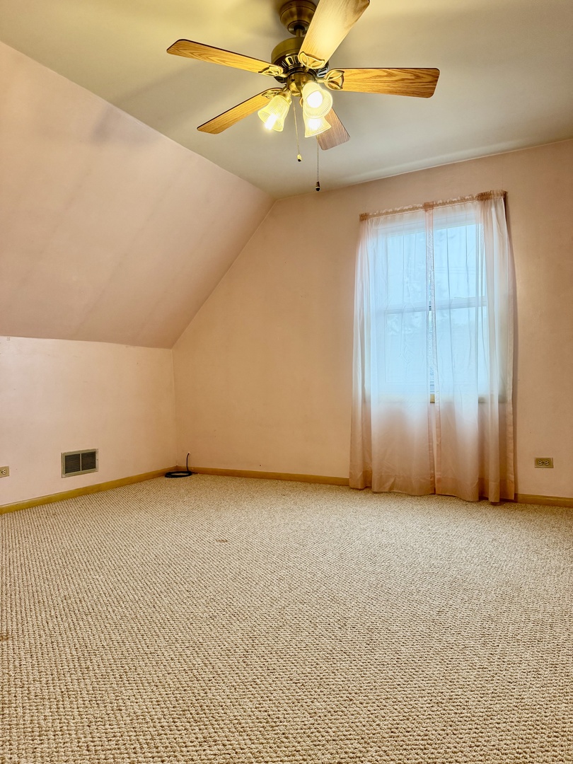 3336 N Karlov Avenue Property Photo 11
