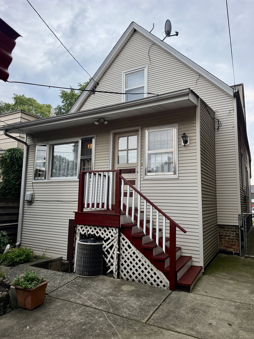 3336 N Karlov Avenue Property Photo 18