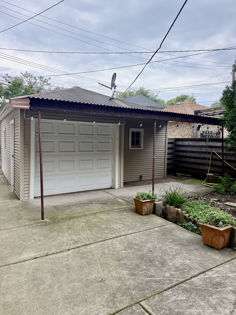 3336 N Karlov Avenue Property Photo 20