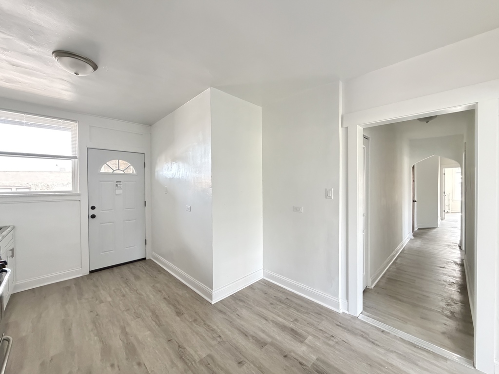 1650 W Morse Avenue 3 Property Photo 8
