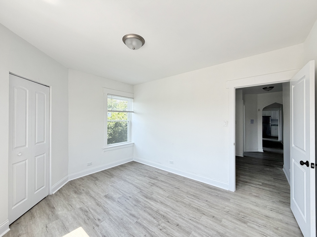 1650 W Morse Avenue 3 Property Photo 14